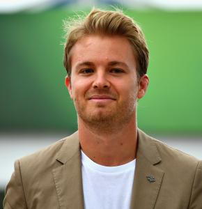 Nico Rosberg advierte a Aston Martin