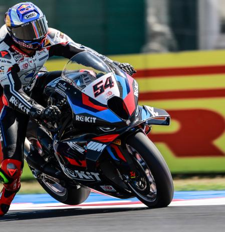 Doblete de Razgatlioglu, tiene todo a favor para ser campeón mundial en Jerez