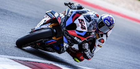 Razgatlioglu acaricia el Mundial SBK tras caerse Bautista y pisar podio Lecuona